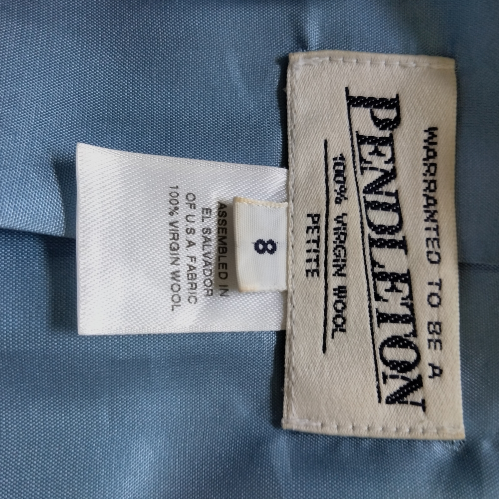 Pendleton Ladies Suit. - Picture 3 of 5